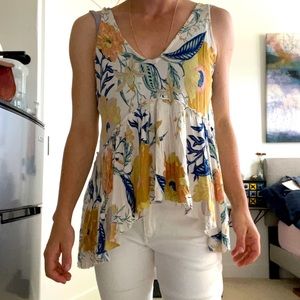 Kimchi Blue Flowy floral Tank top in small
